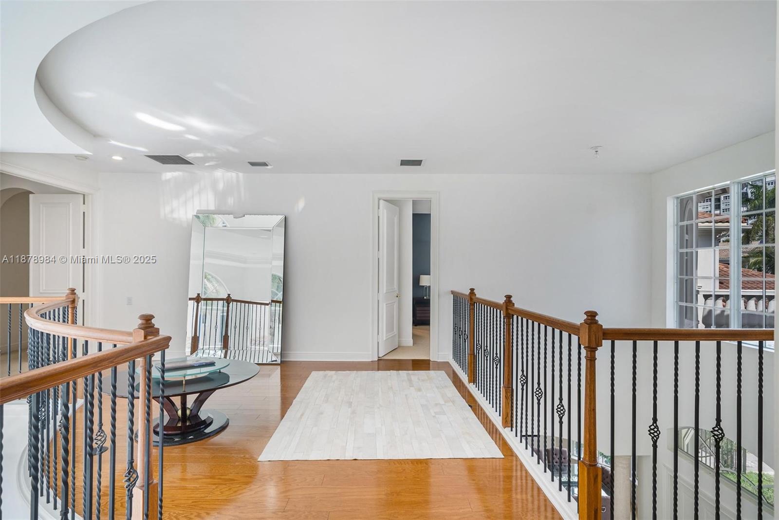 1260 Hatteras Ln