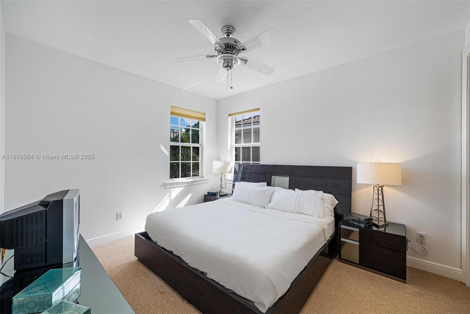 1260 Hatteras Ln
