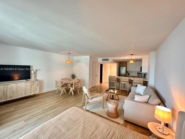2301 Collins Ave # 511
