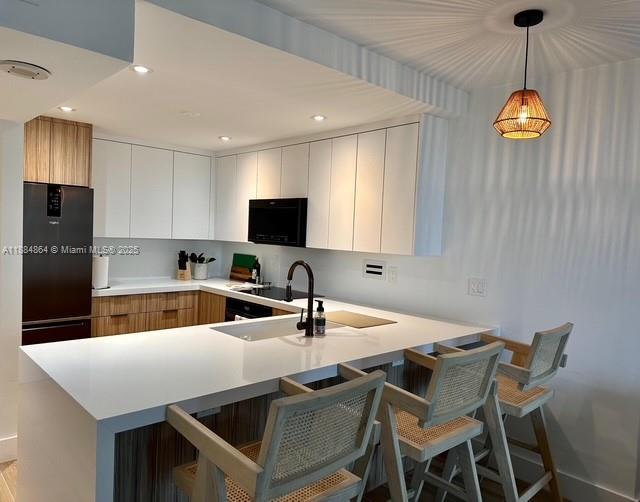 2301 Collins Ave # 511