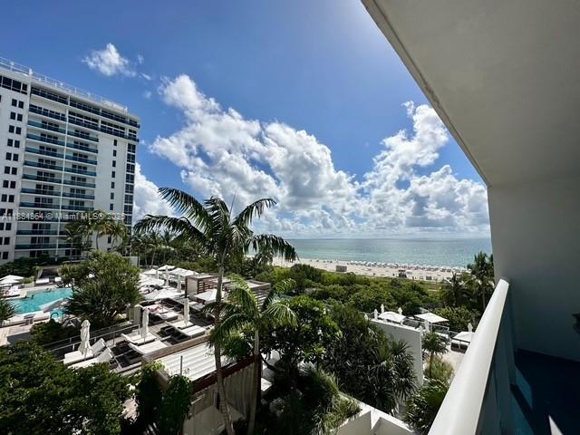 2301 Collins Ave # 511
