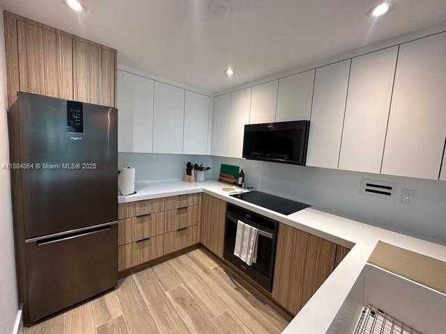 2301 Collins Ave # 511