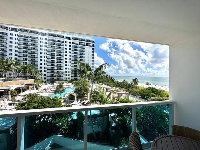 2301 Collins Ave # 511