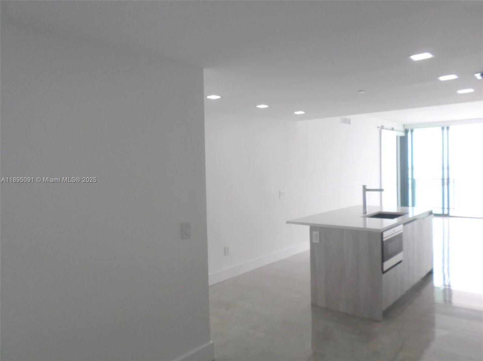 3131 NE 7th Ave # 2802