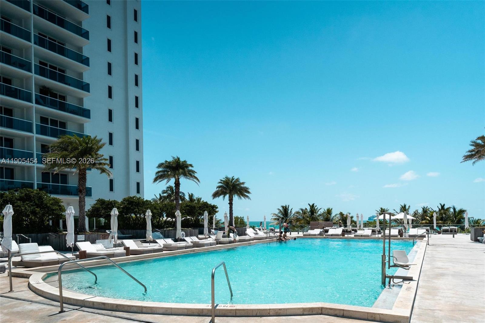 2301 Collins Ave Unit: 1414/1415