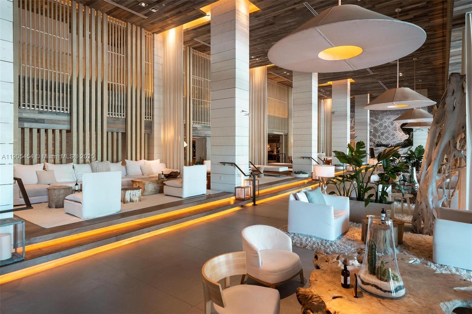 2301 Collins Ave Unit: 1414/1415