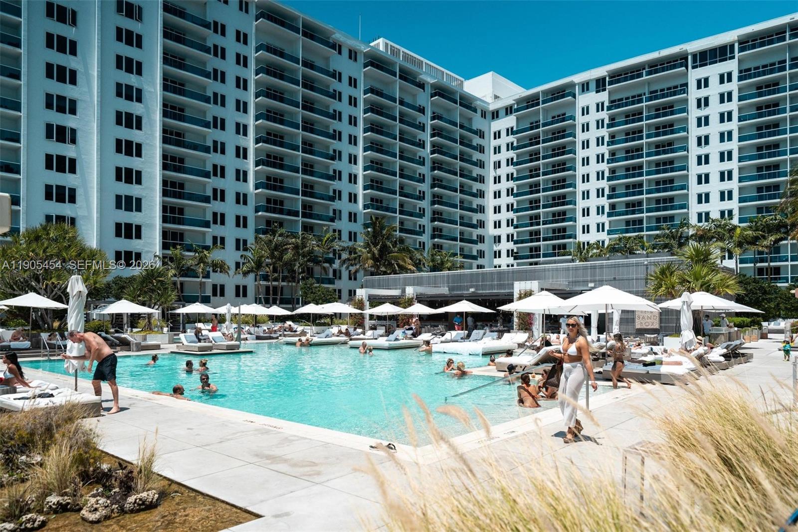 2301 Collins Ave Unit: 1414/1415