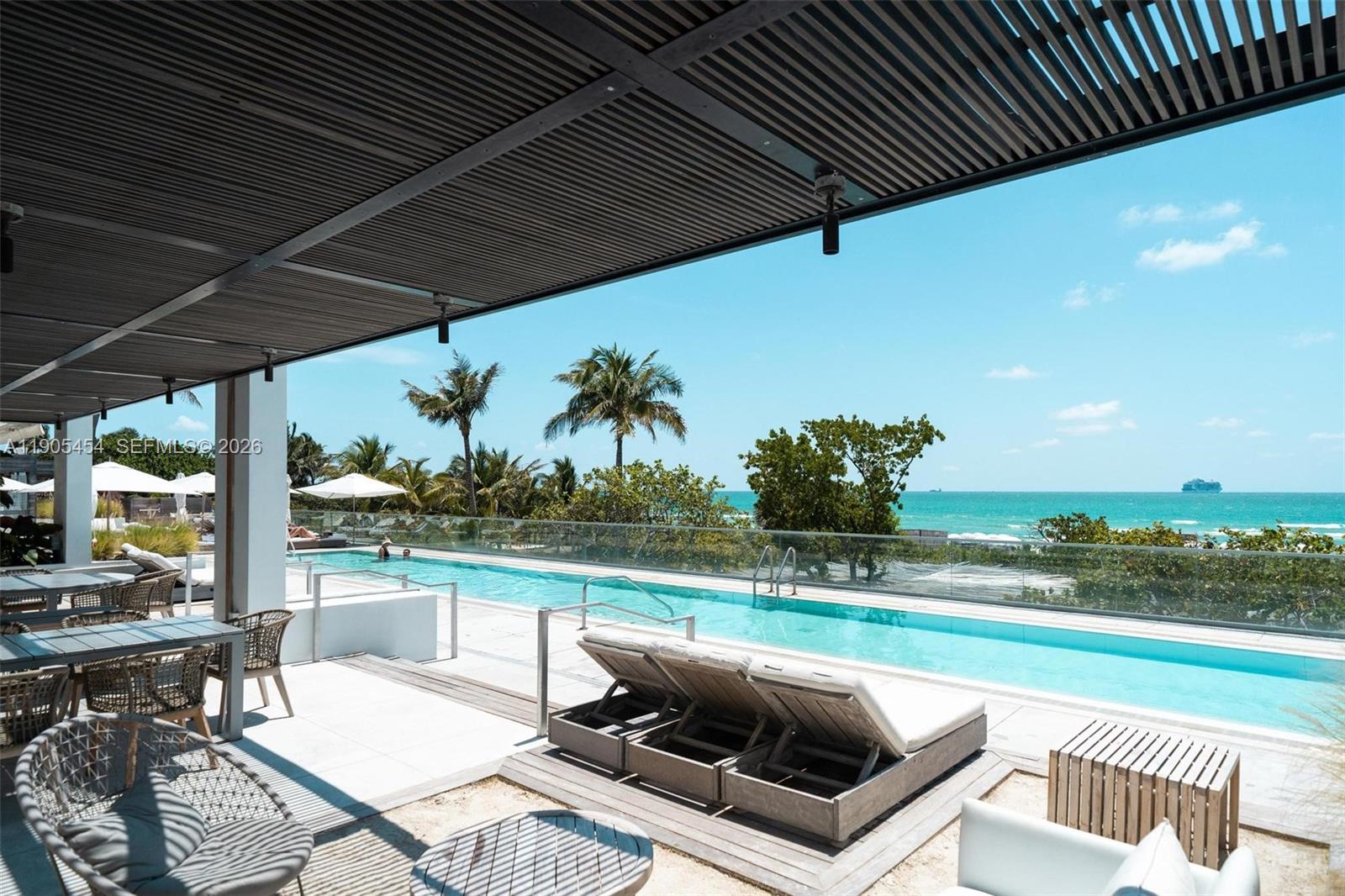 2301 Collins Ave Unit: 1414/1415