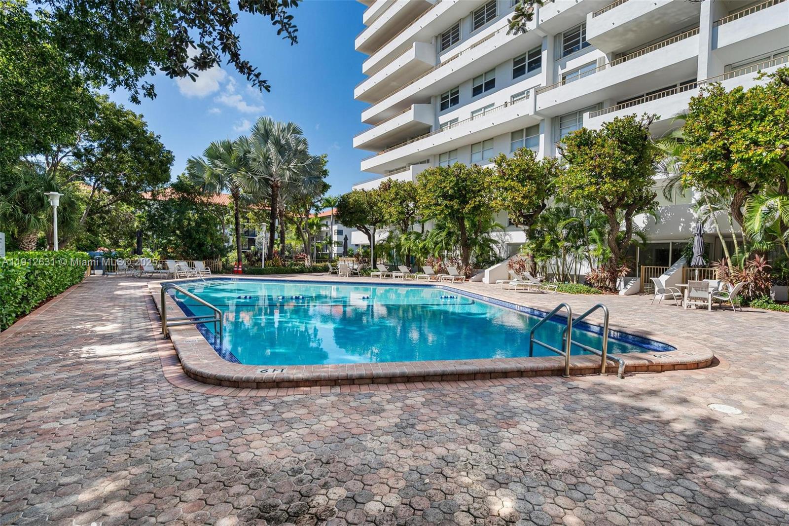 155 Ocean Lane Dr # 1002