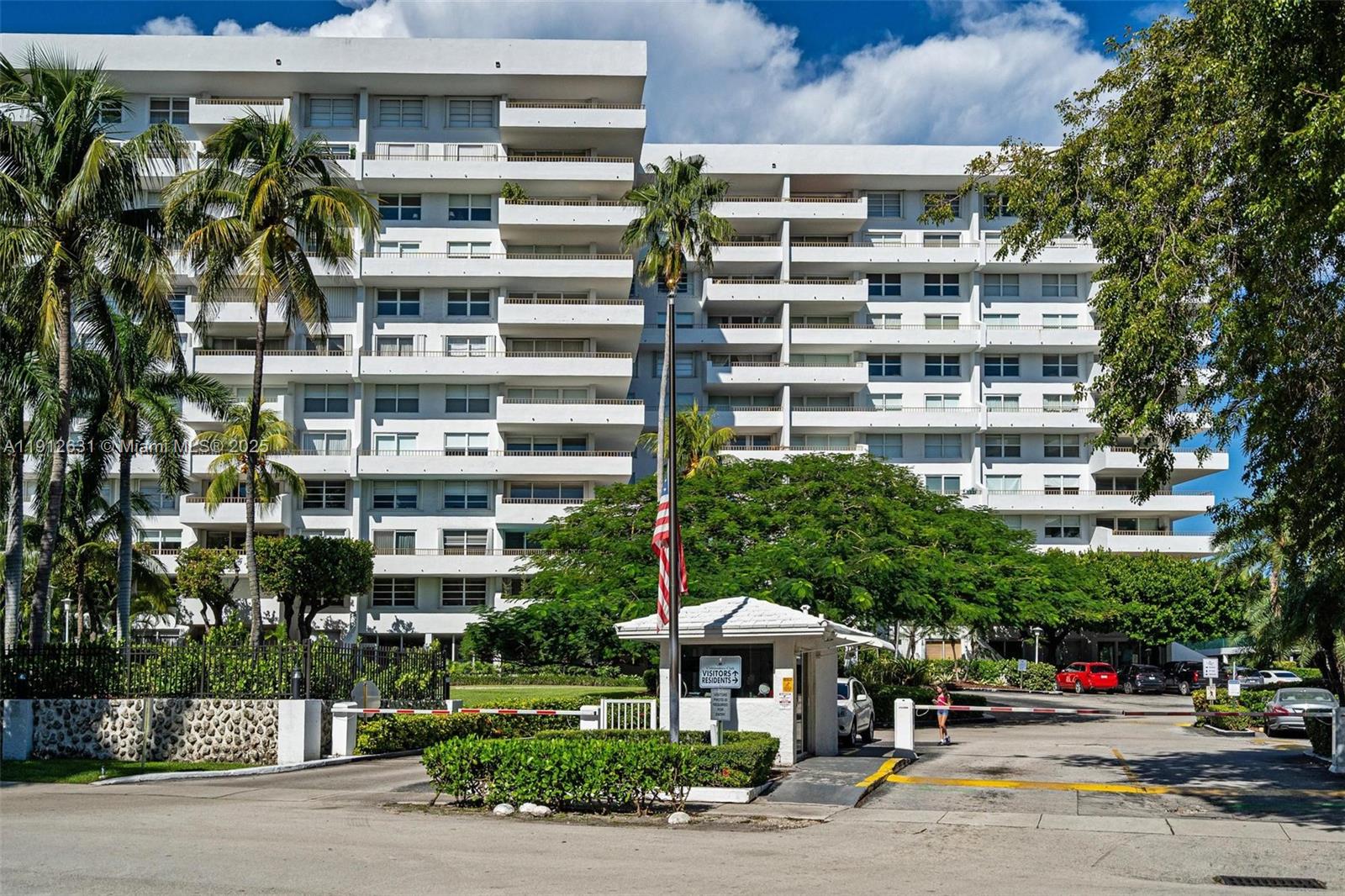 155 Ocean Lane Dr # 1002