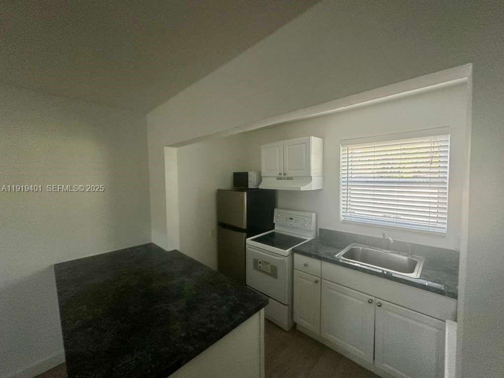1150 SW 22nd St # 1