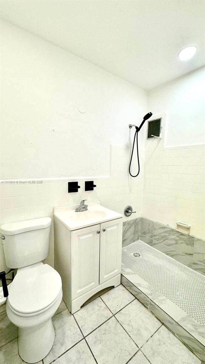 17175 NE 19th Ave # 3