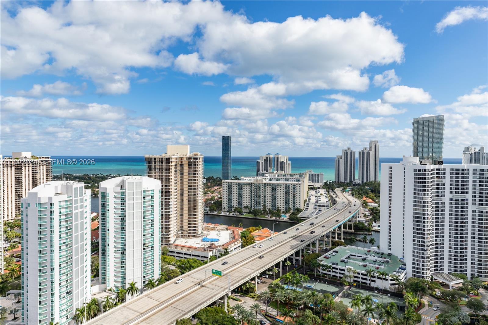 3500 Mystic Pointe Dr # 3506
