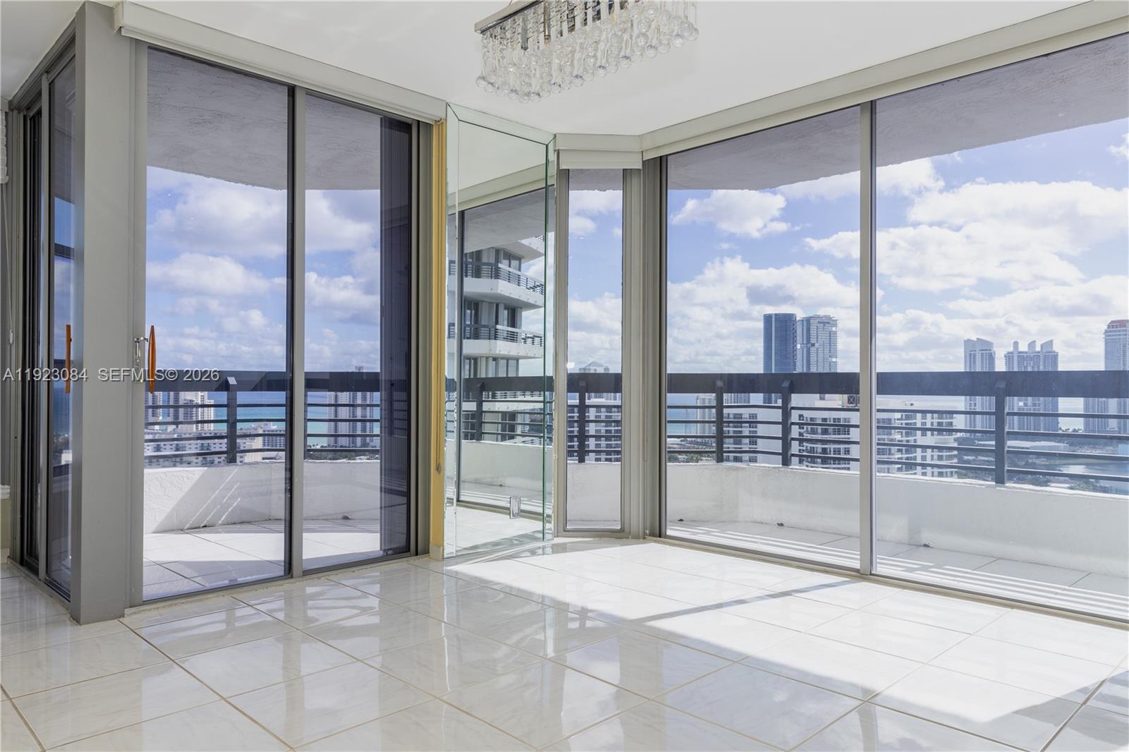 3500 Mystic Pointe Dr # 3506