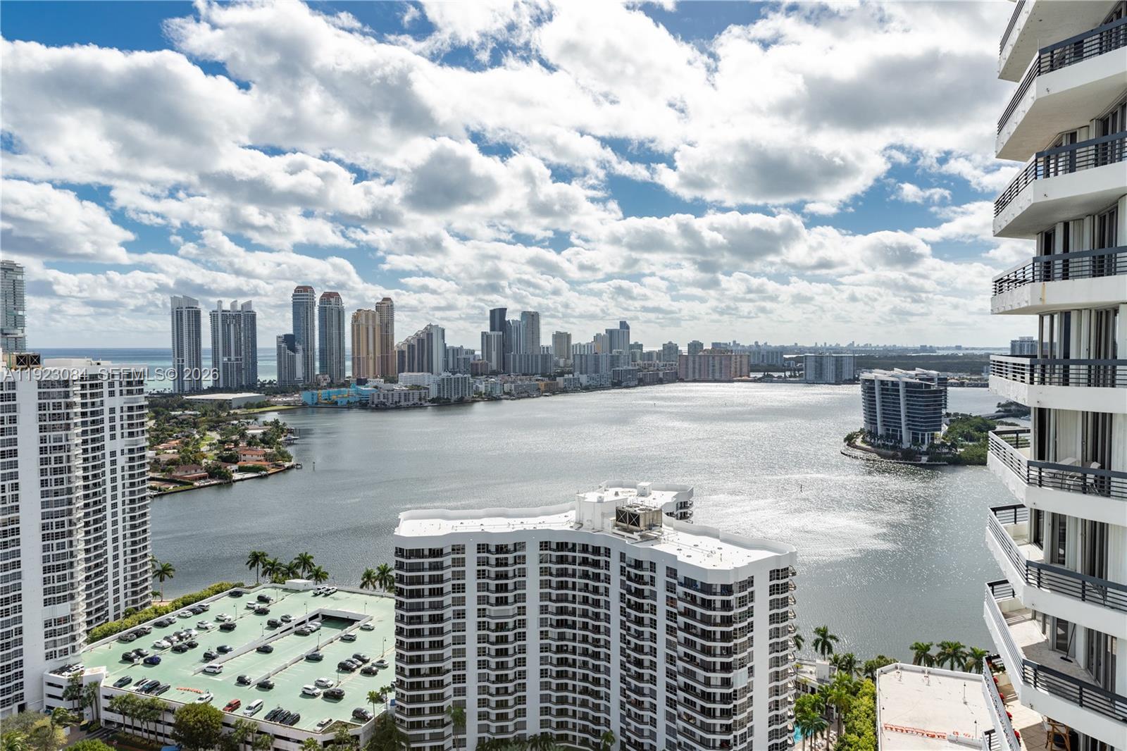 3500 Mystic Pointe Dr # 3506