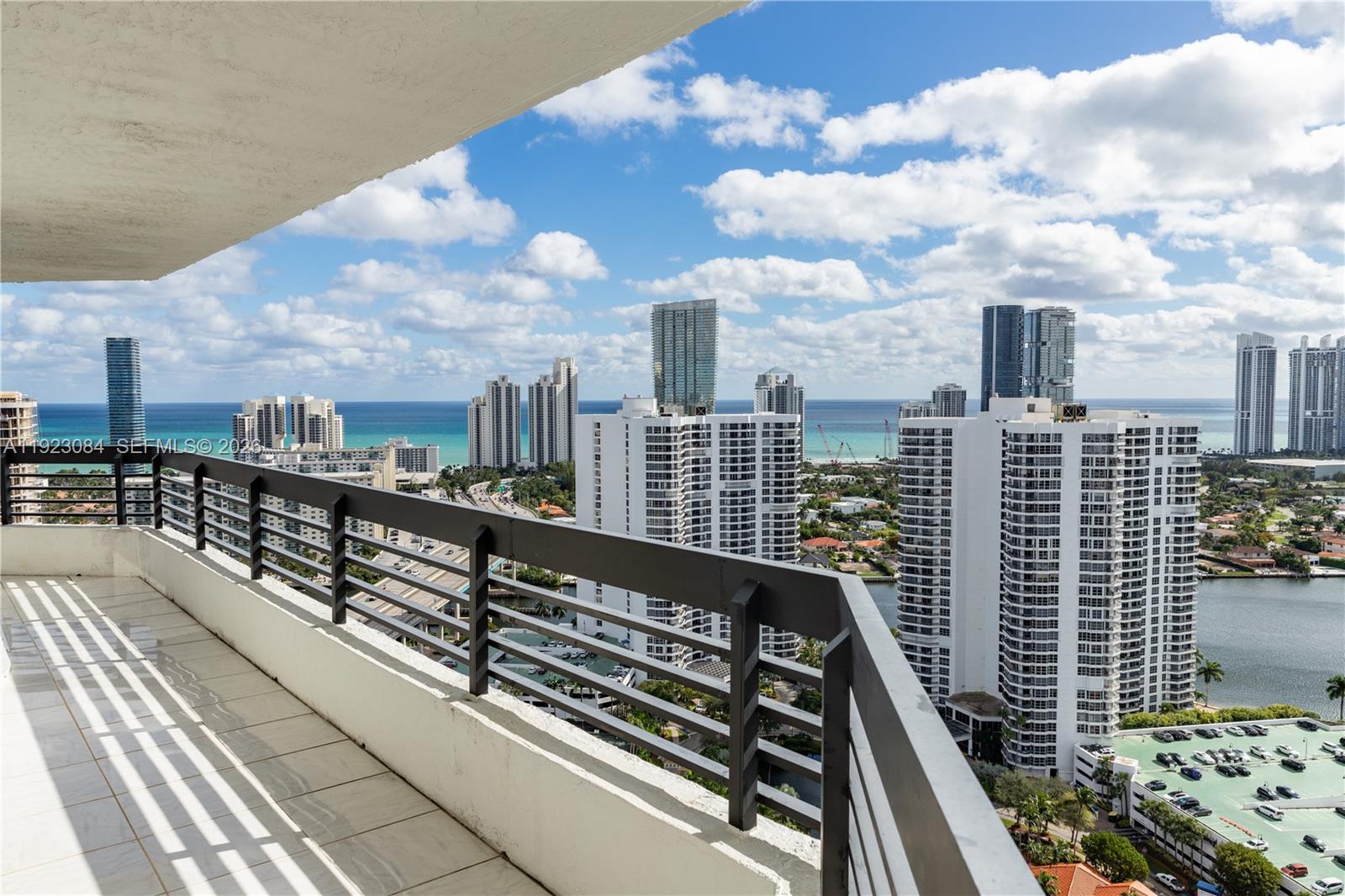 3500 Mystic Pointe Dr # 3506