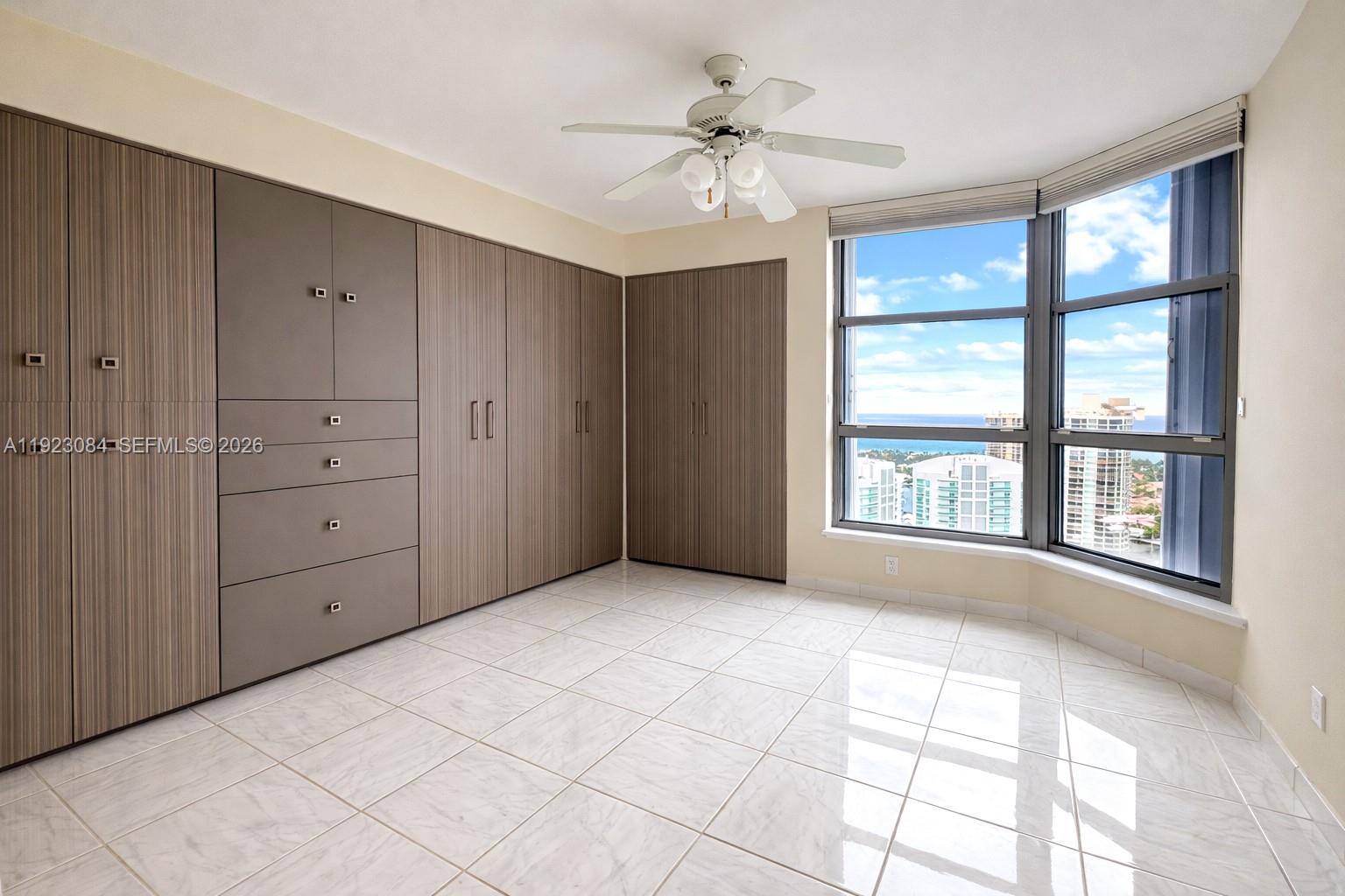 3500 Mystic Pointe Dr # 3506