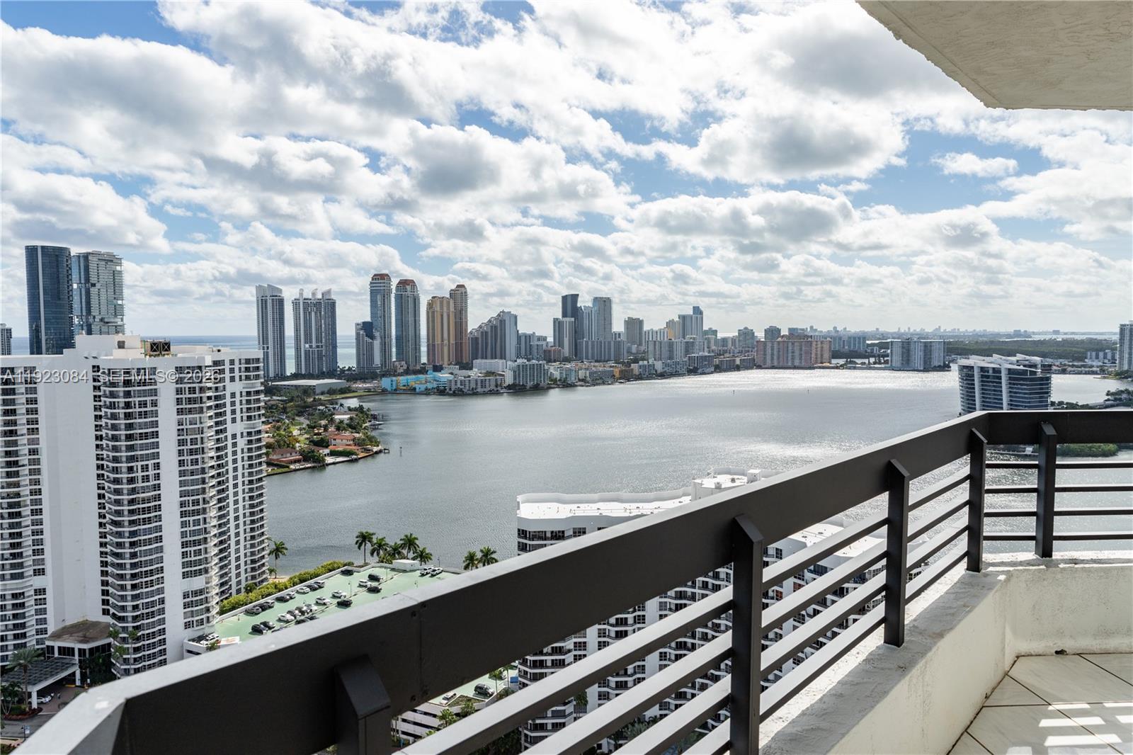 3500 Mystic Pointe Dr # 3506