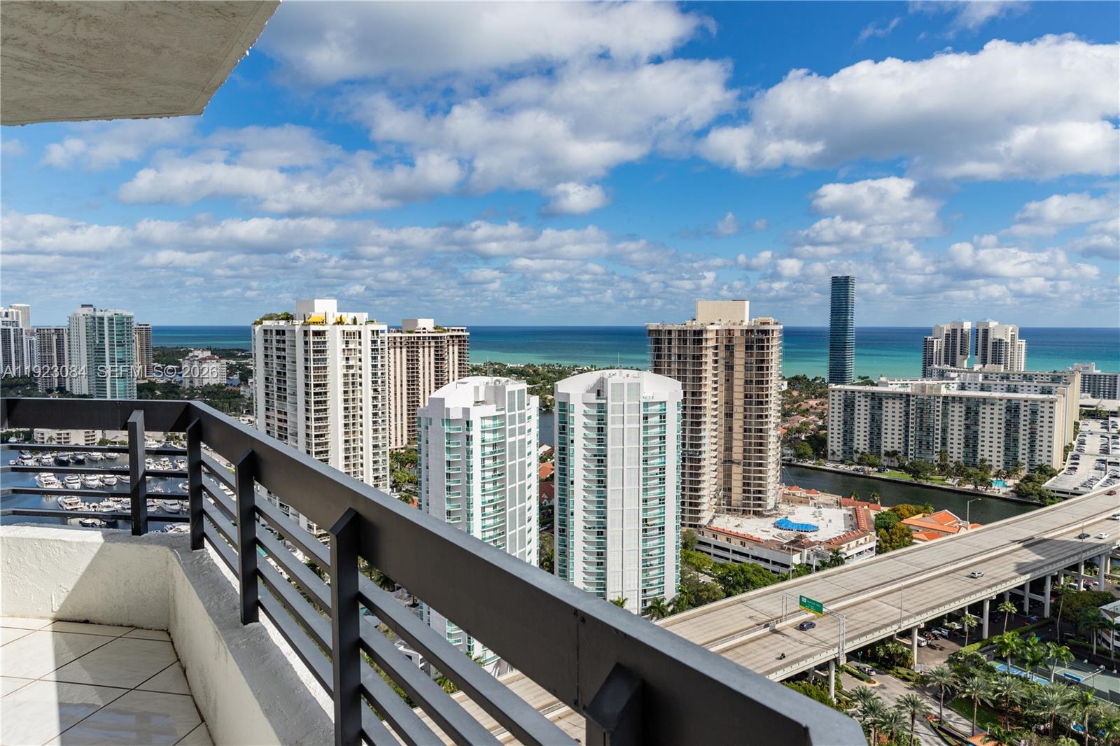 3500 Mystic Pointe Dr # 3506