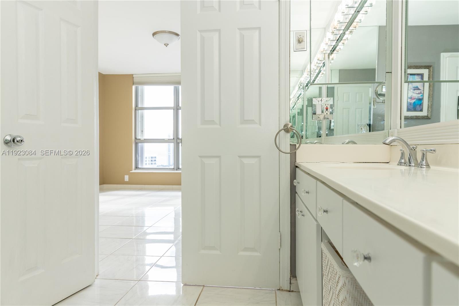 3500 Mystic Pointe Dr # 3506