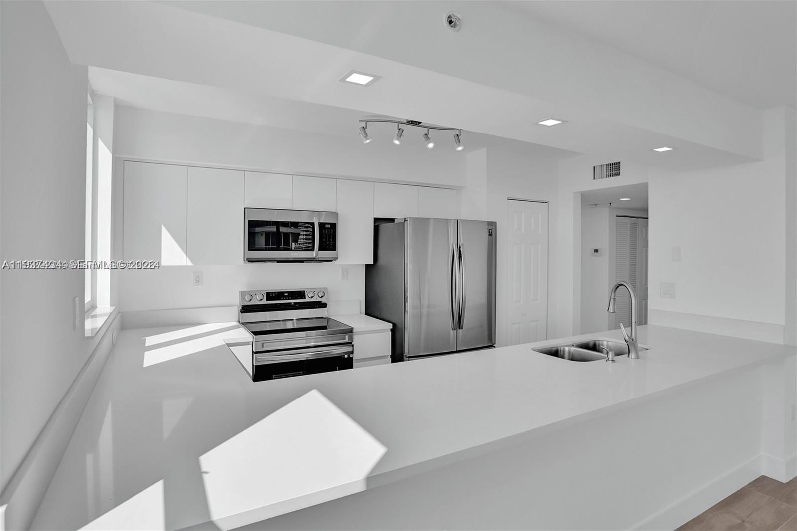 650 West Ave # 2001