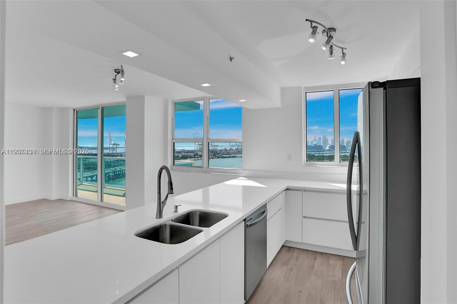 650 West Ave # 2001