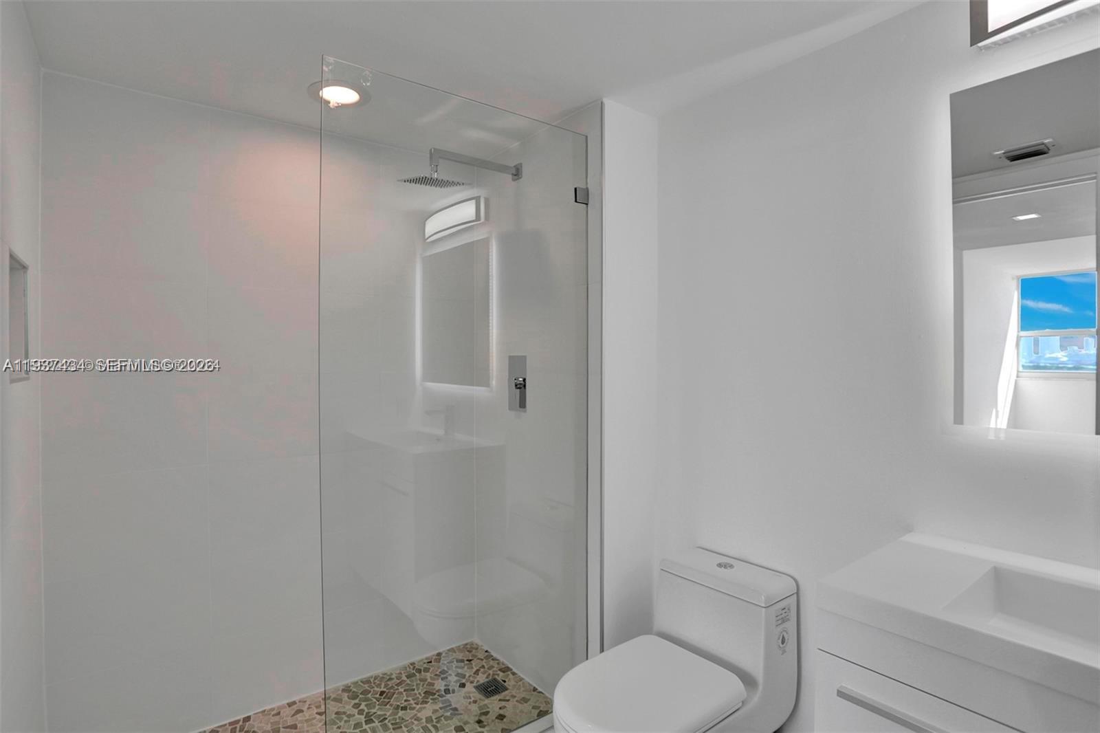 650 West Ave # 2001