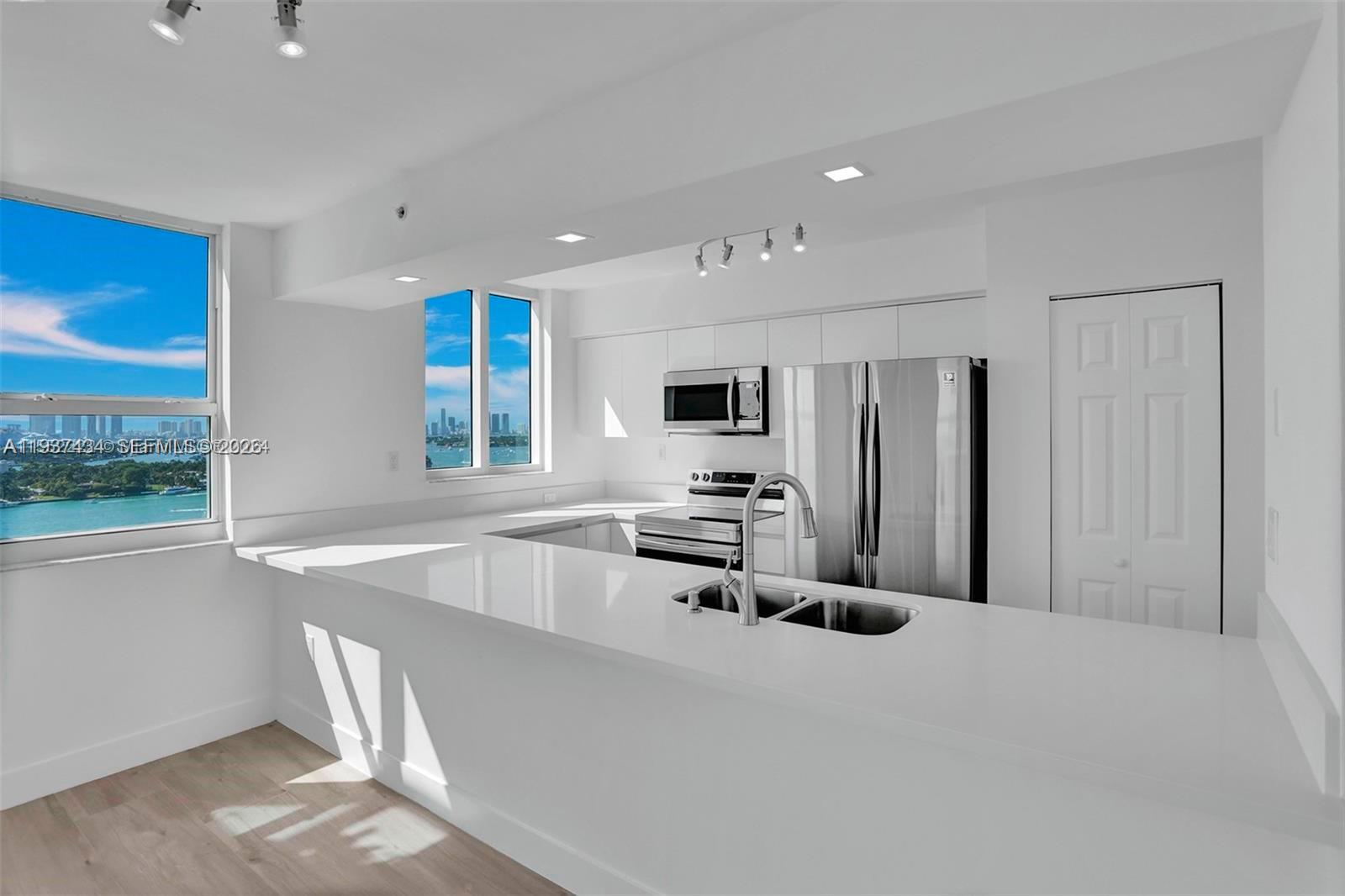 650 West Ave # 2001