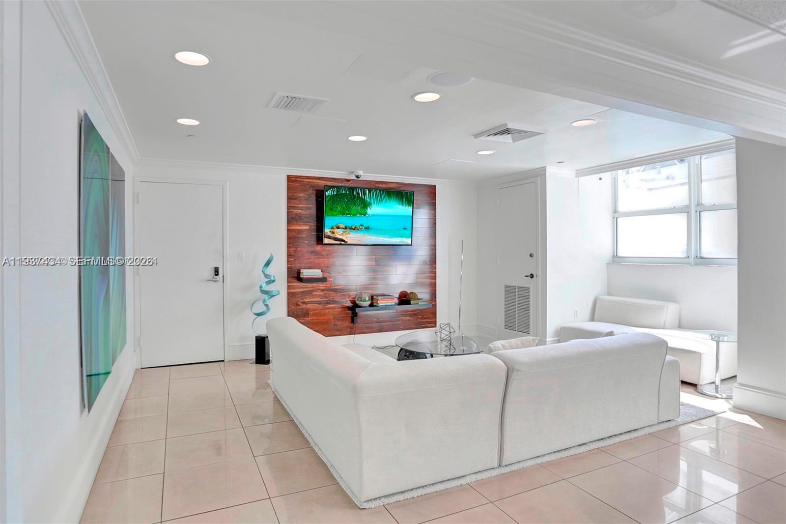 650 West Ave # 2001