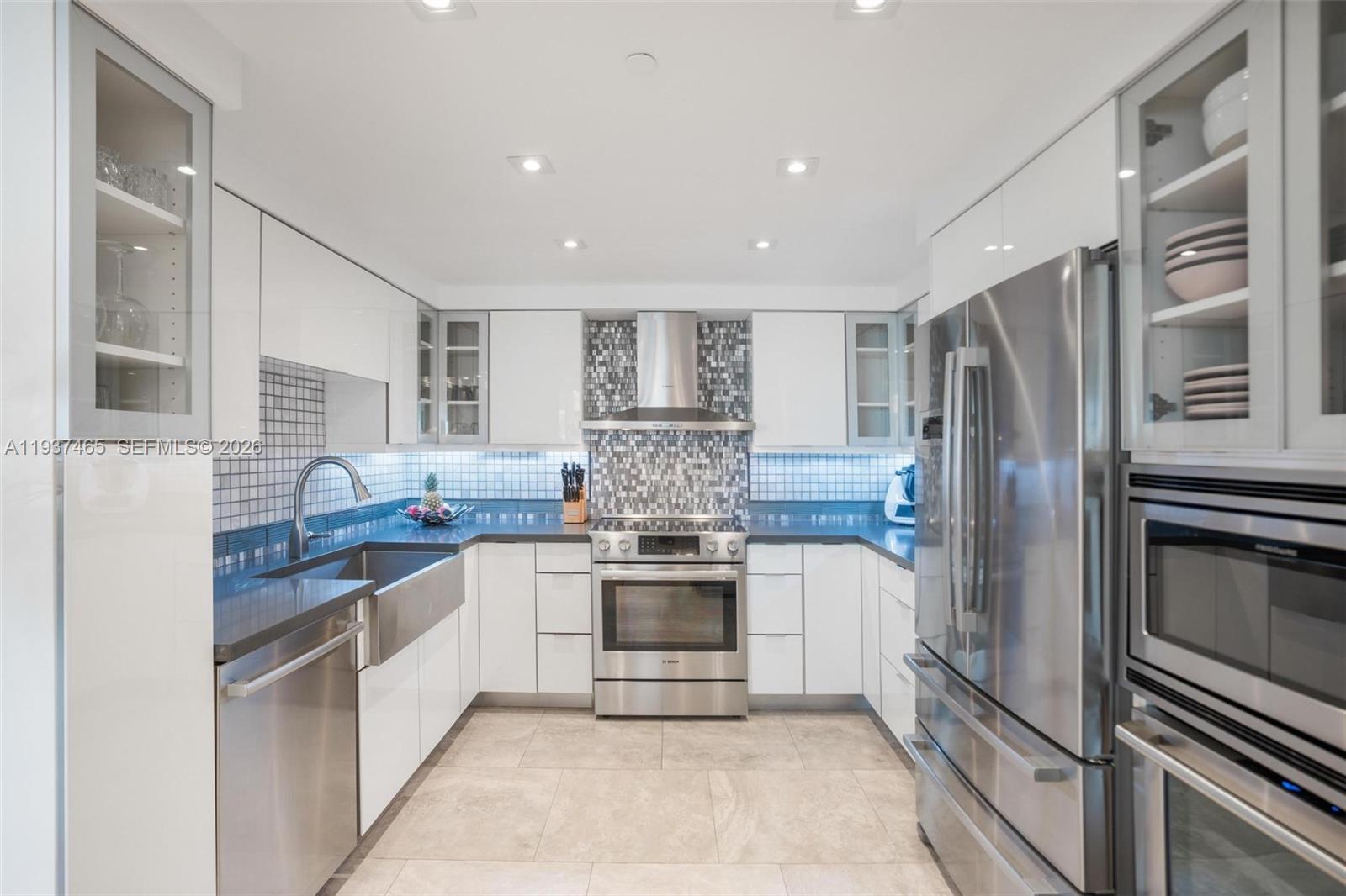 5225 Collins Ave # 1221