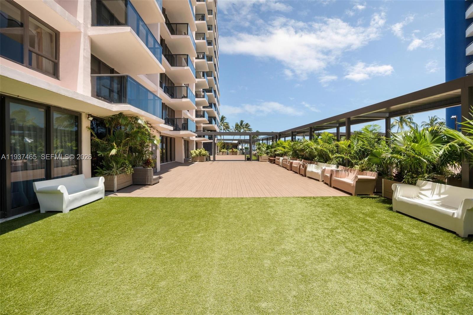 5225 Collins Ave # 1221