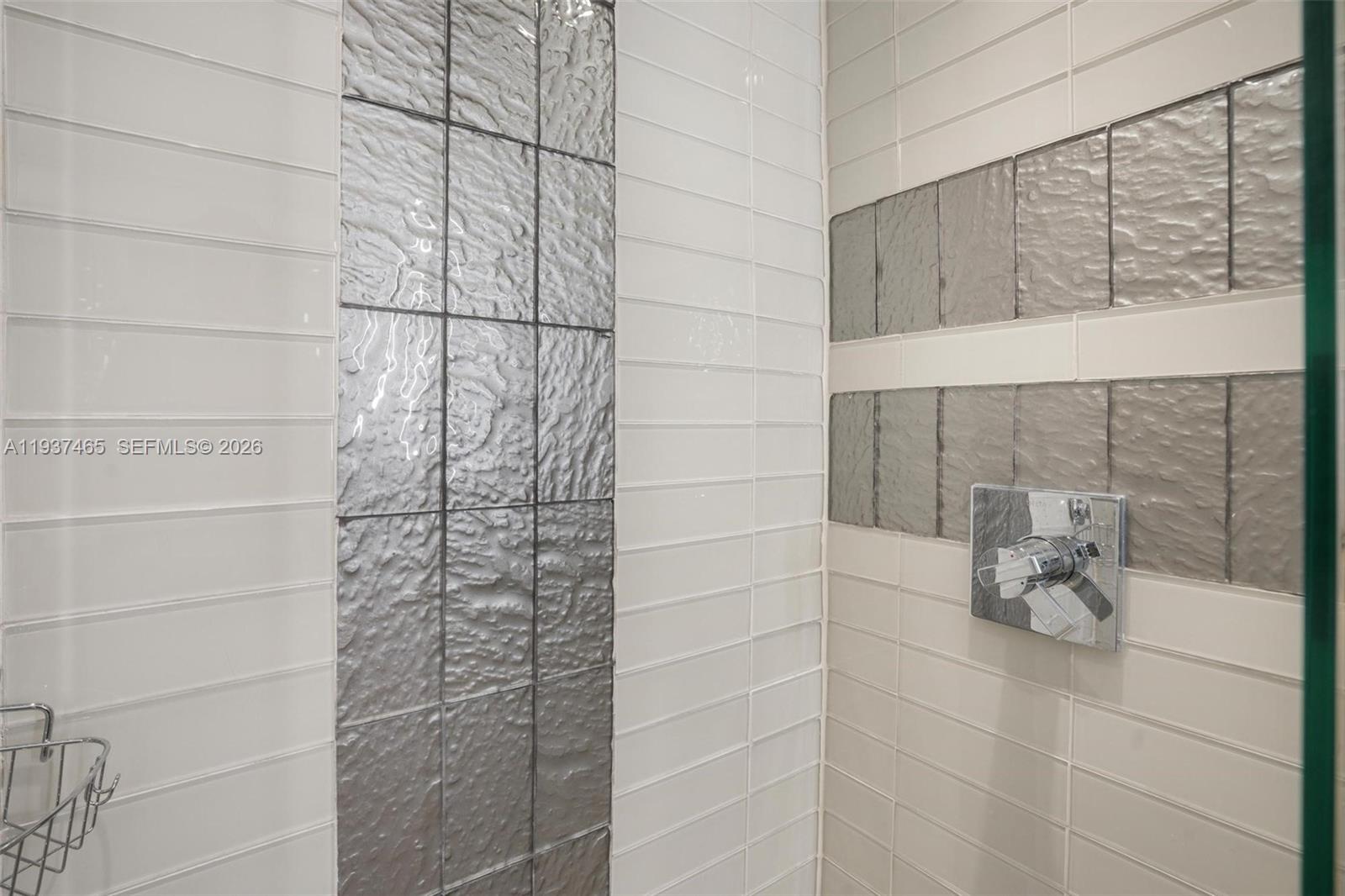 5225 Collins Ave # 1221