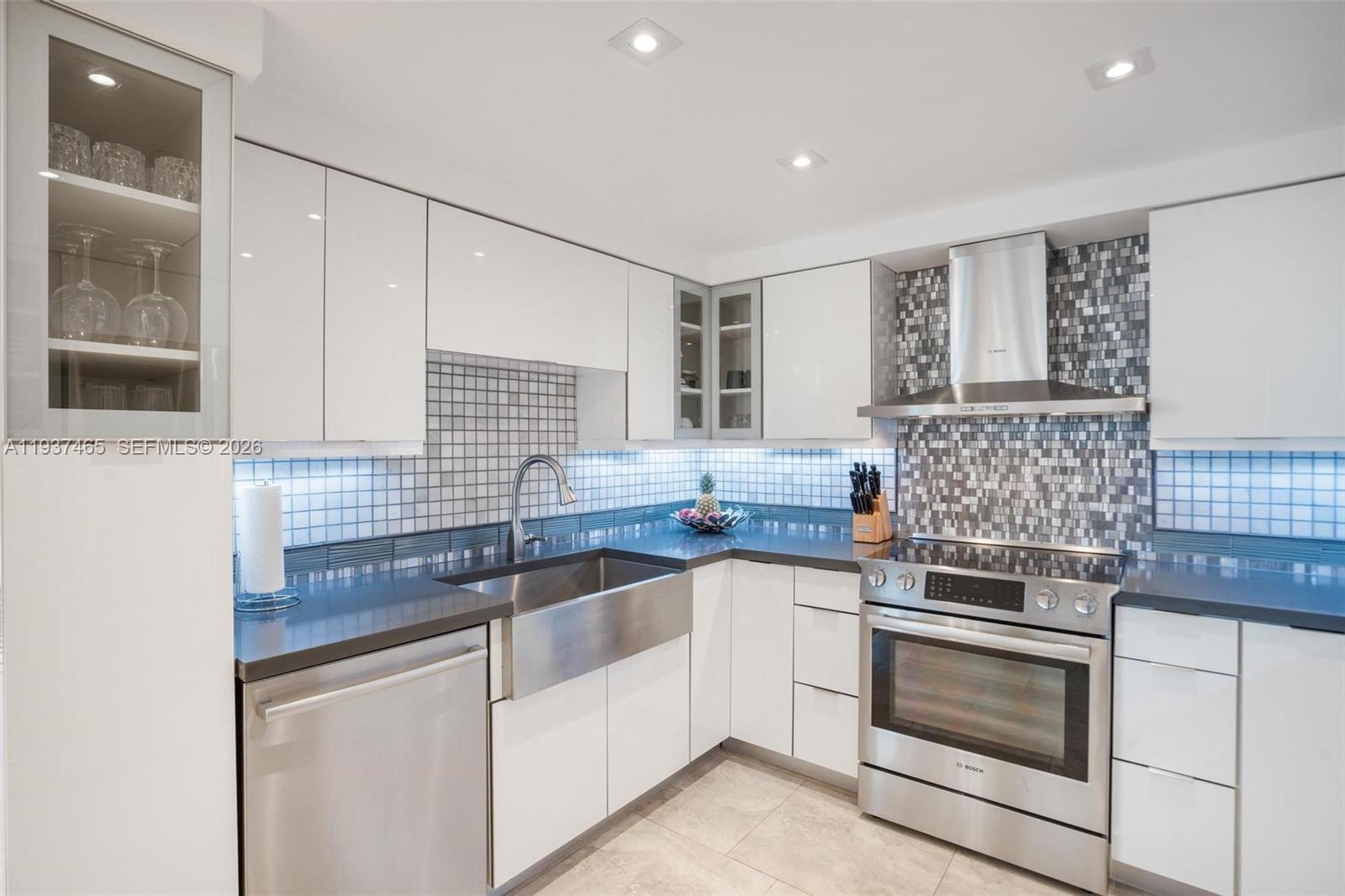 5225 Collins Ave # 1221