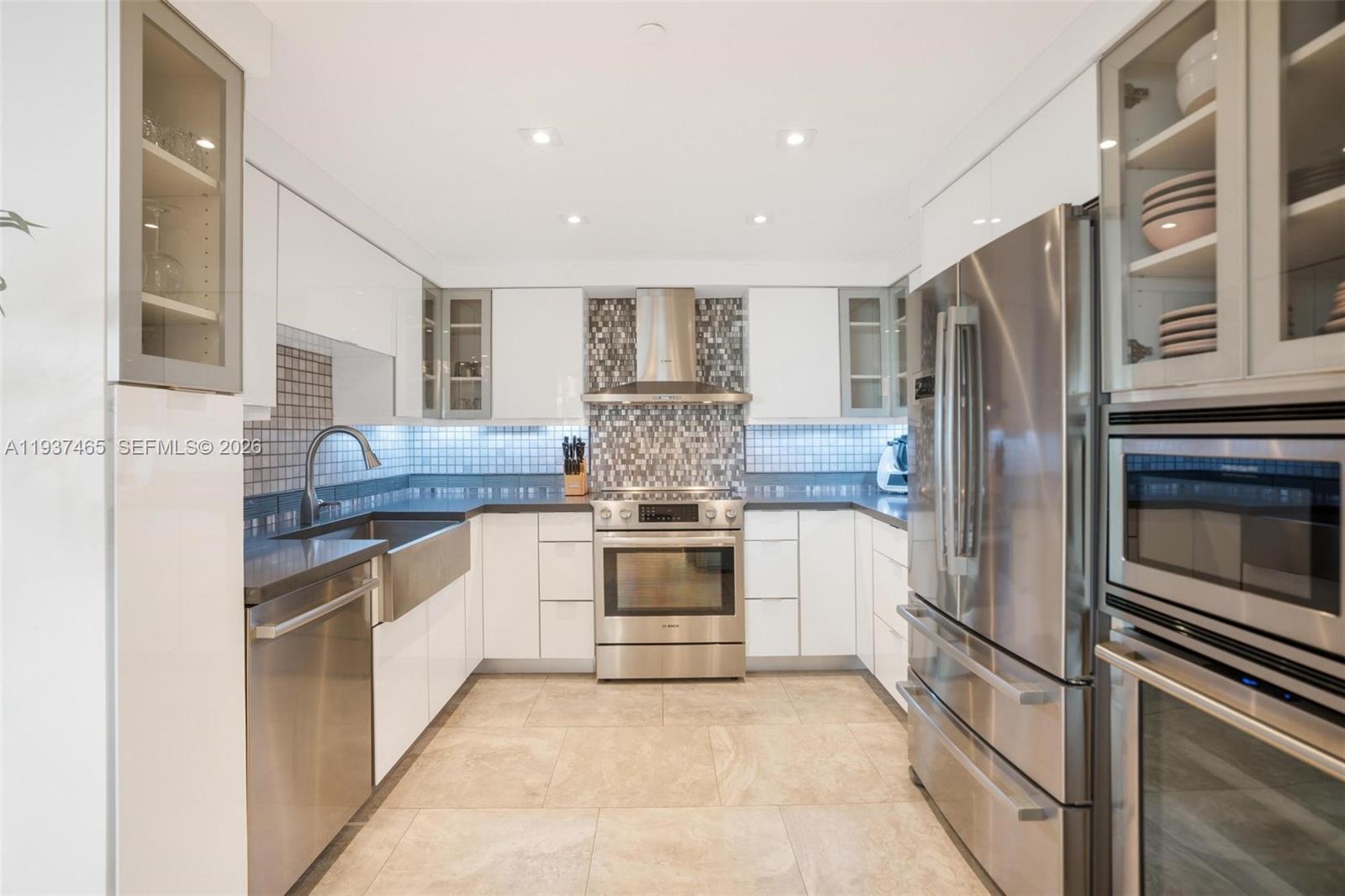 5225 Collins Ave # 1221