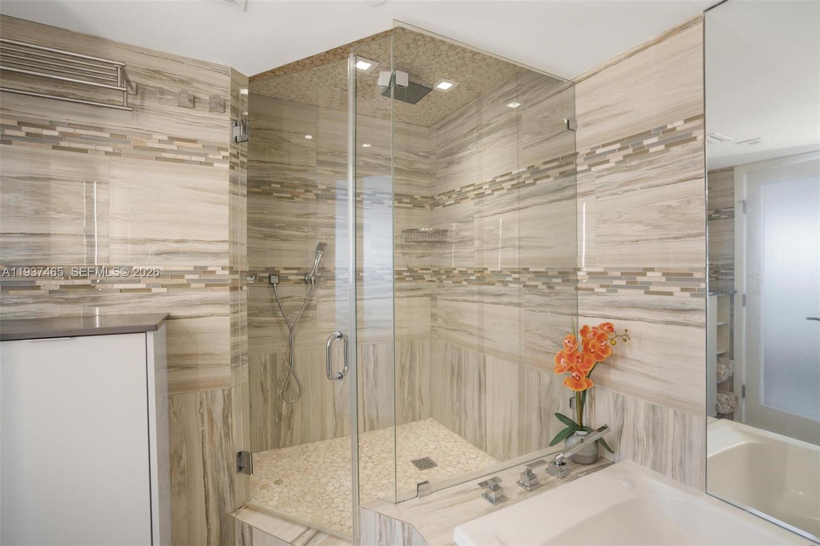 5225 Collins Ave # 1221