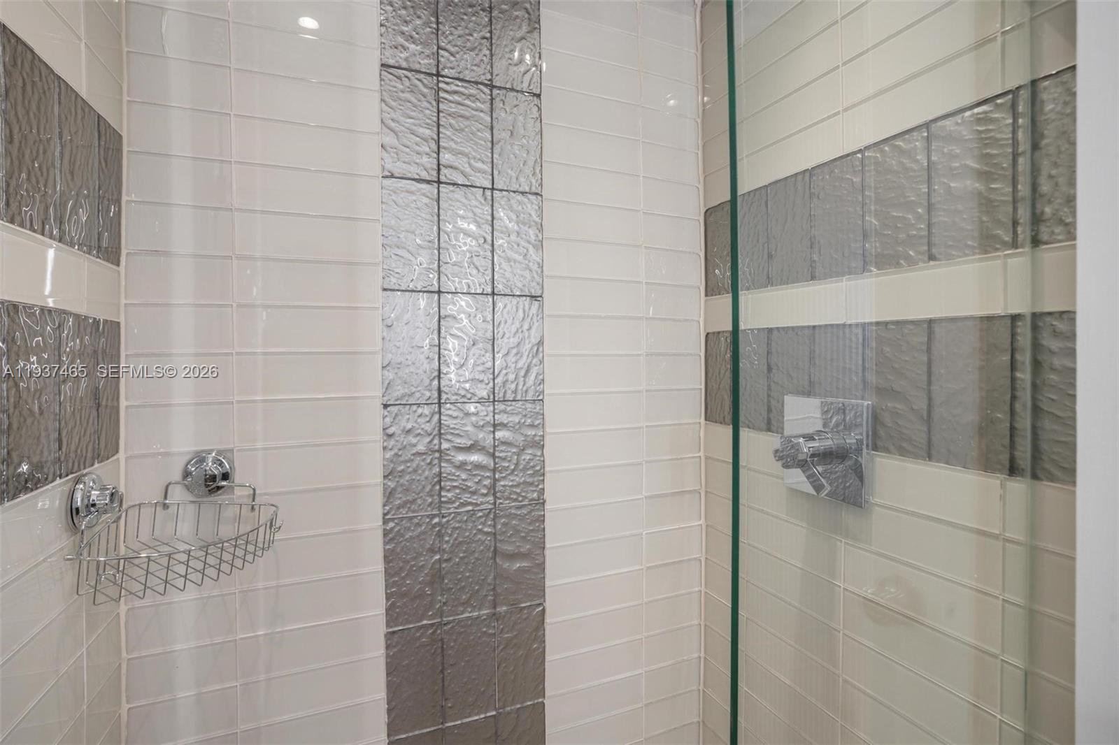 5225 Collins Ave # 1221