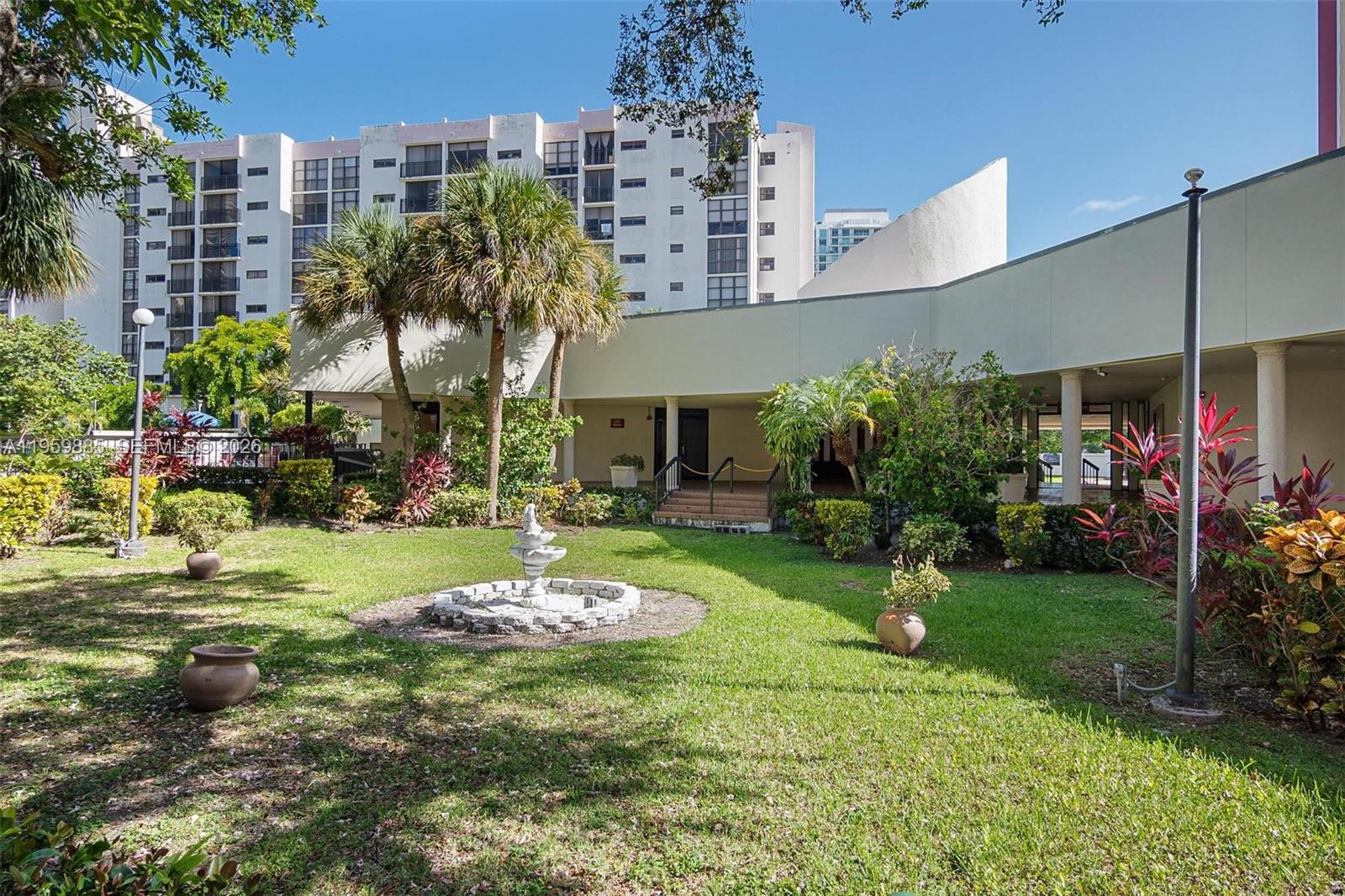 16909 N Bay Rd # 305