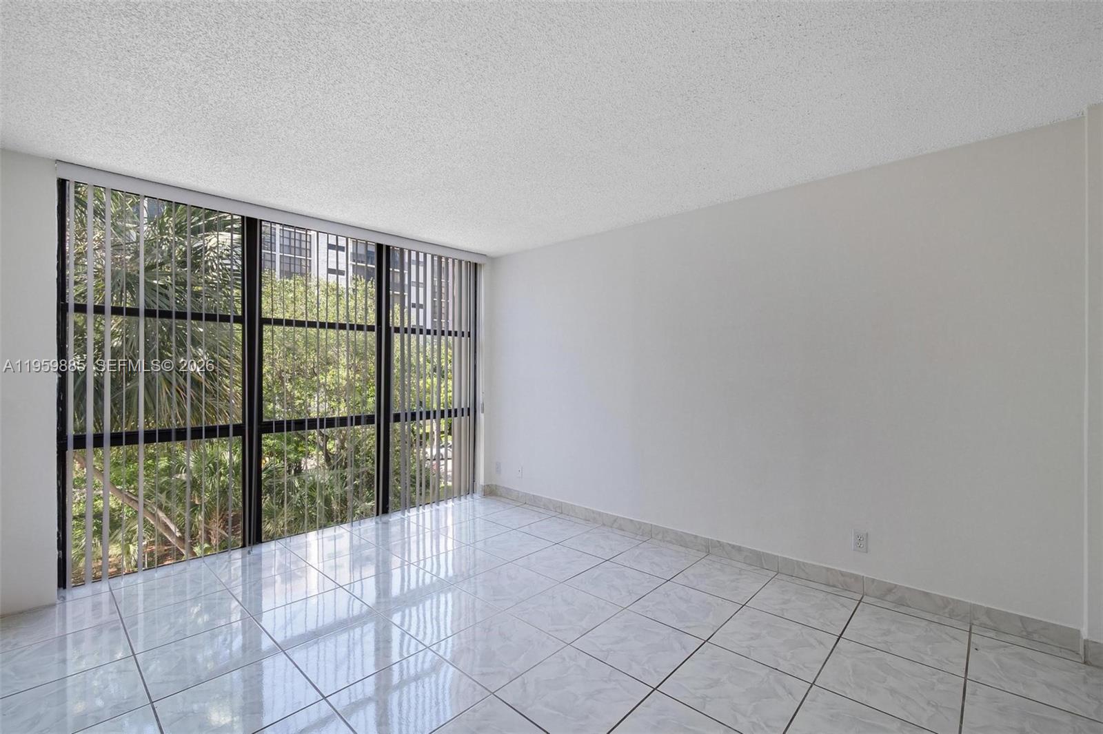 16909 N Bay Rd # 305