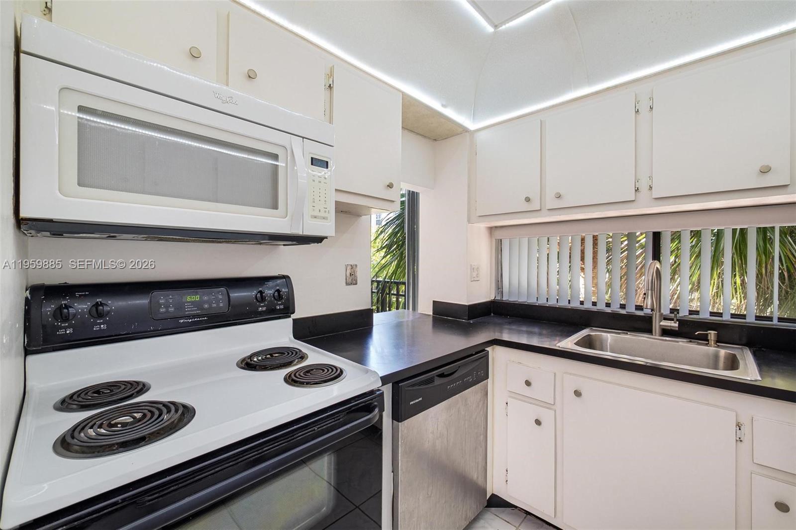 16909 N Bay Rd # 305