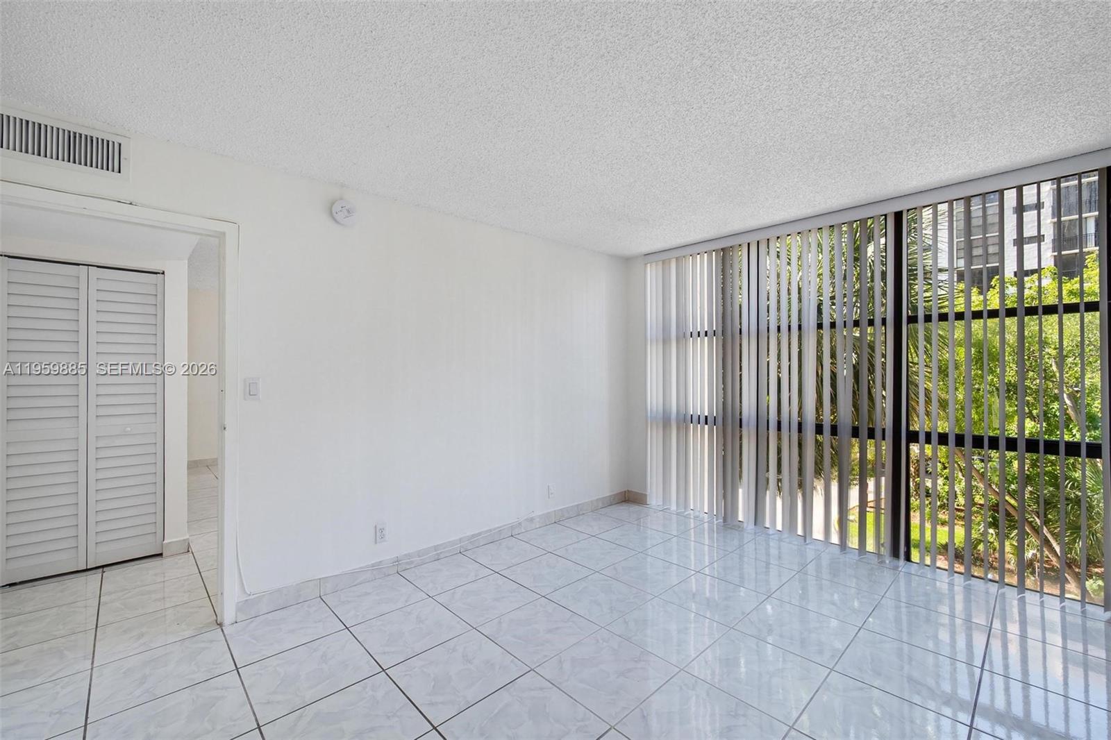 16909 N Bay Rd # 305