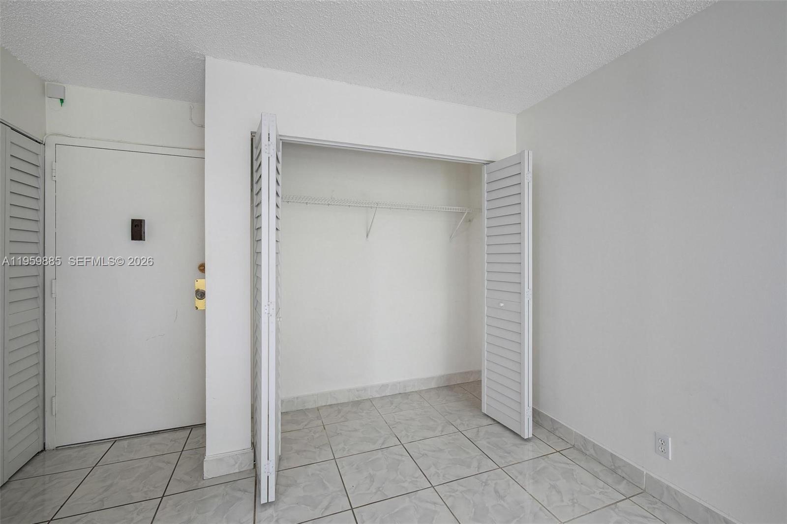 16909 N Bay Rd # 305
