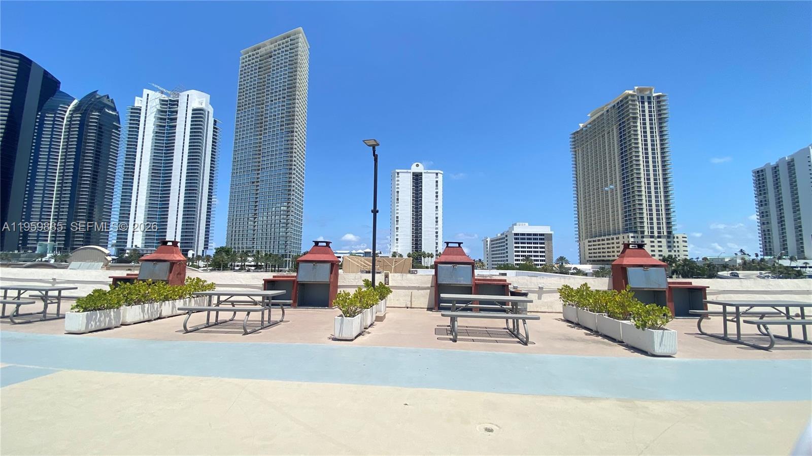 16909 N Bay Rd # 305