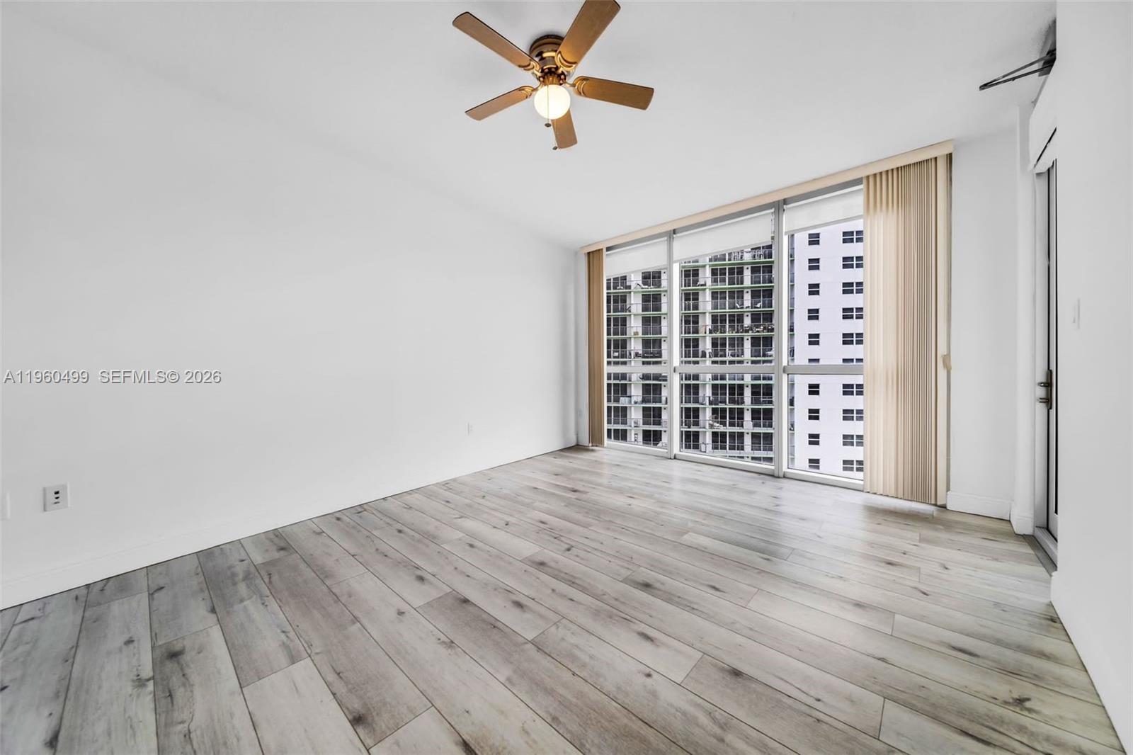 1750 N Bayshore Dr # 2001