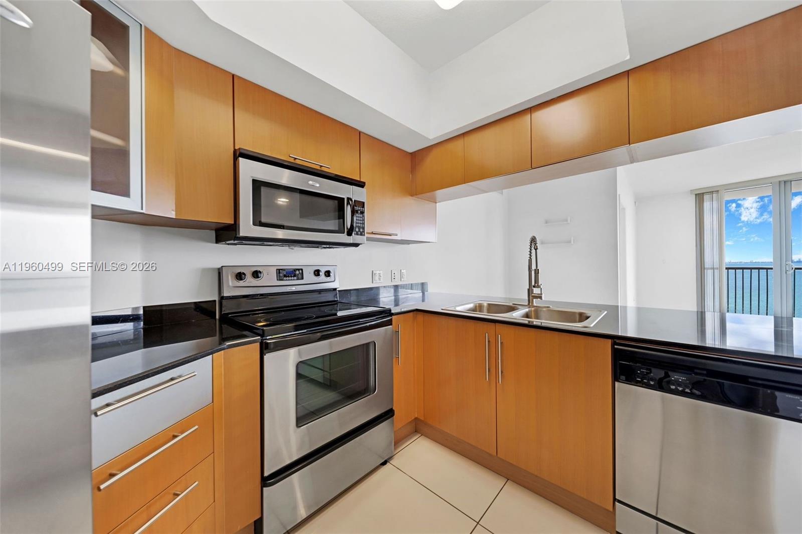 1750 N Bayshore Dr # 2001
