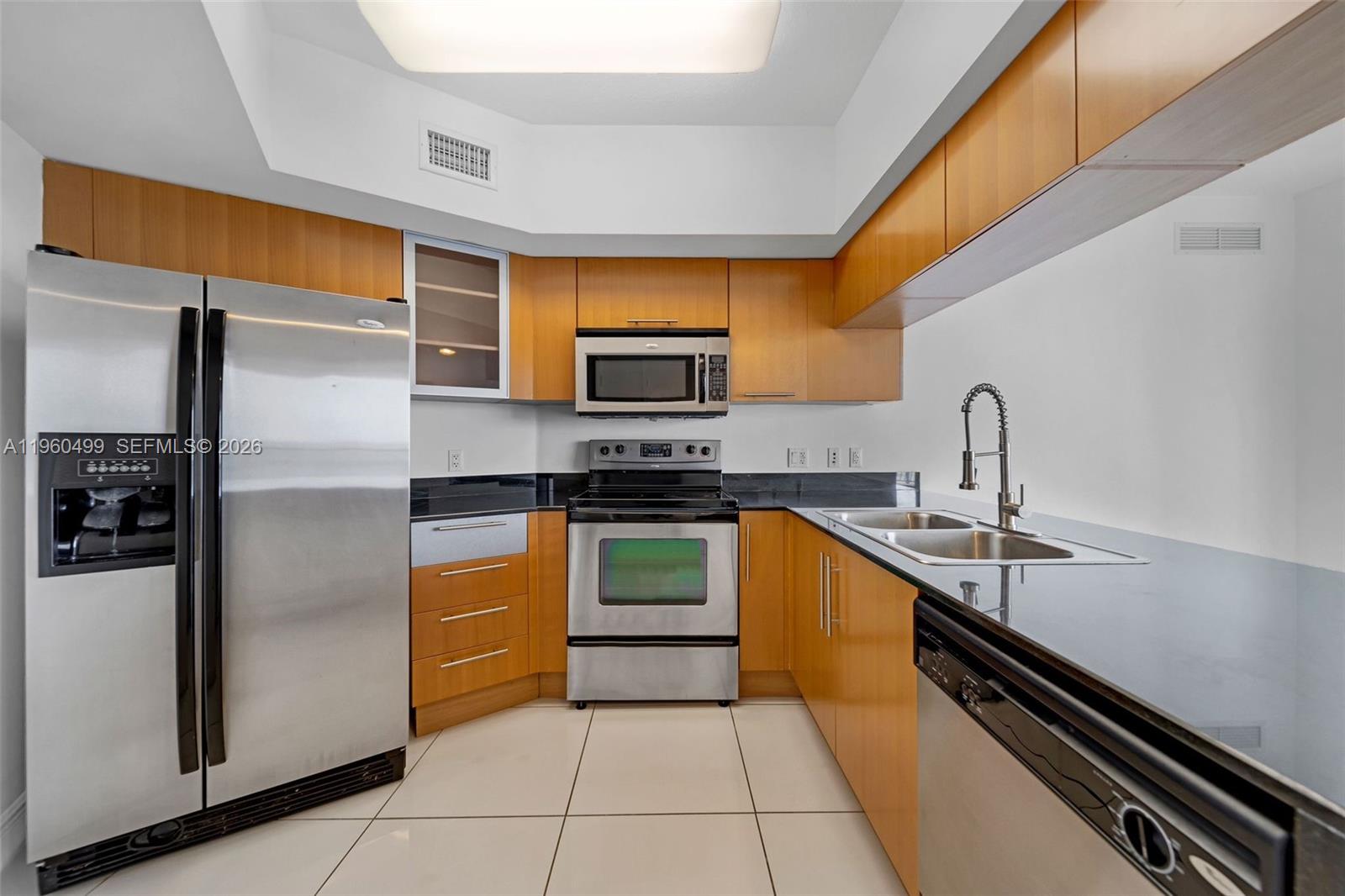 1750 N Bayshore Dr # 2001