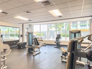 1750 N Bayshore Dr # 2001