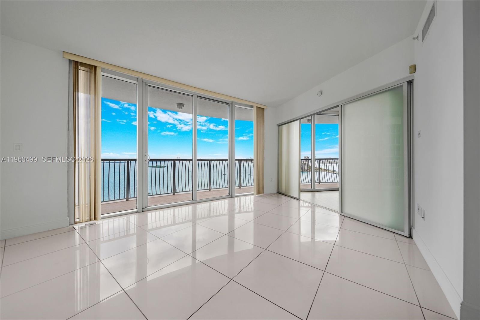1750 N Bayshore Dr # 2001