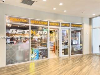 1750 N Bayshore Dr # 2001