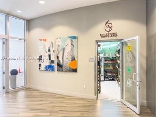 1750 N Bayshore Dr # 2001