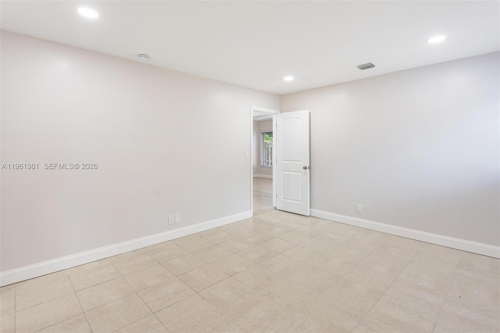 3241 NE 17th Ave Unit: S